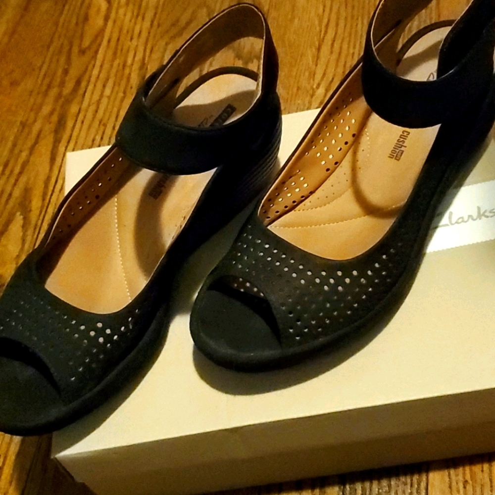 Ankle strap sandals